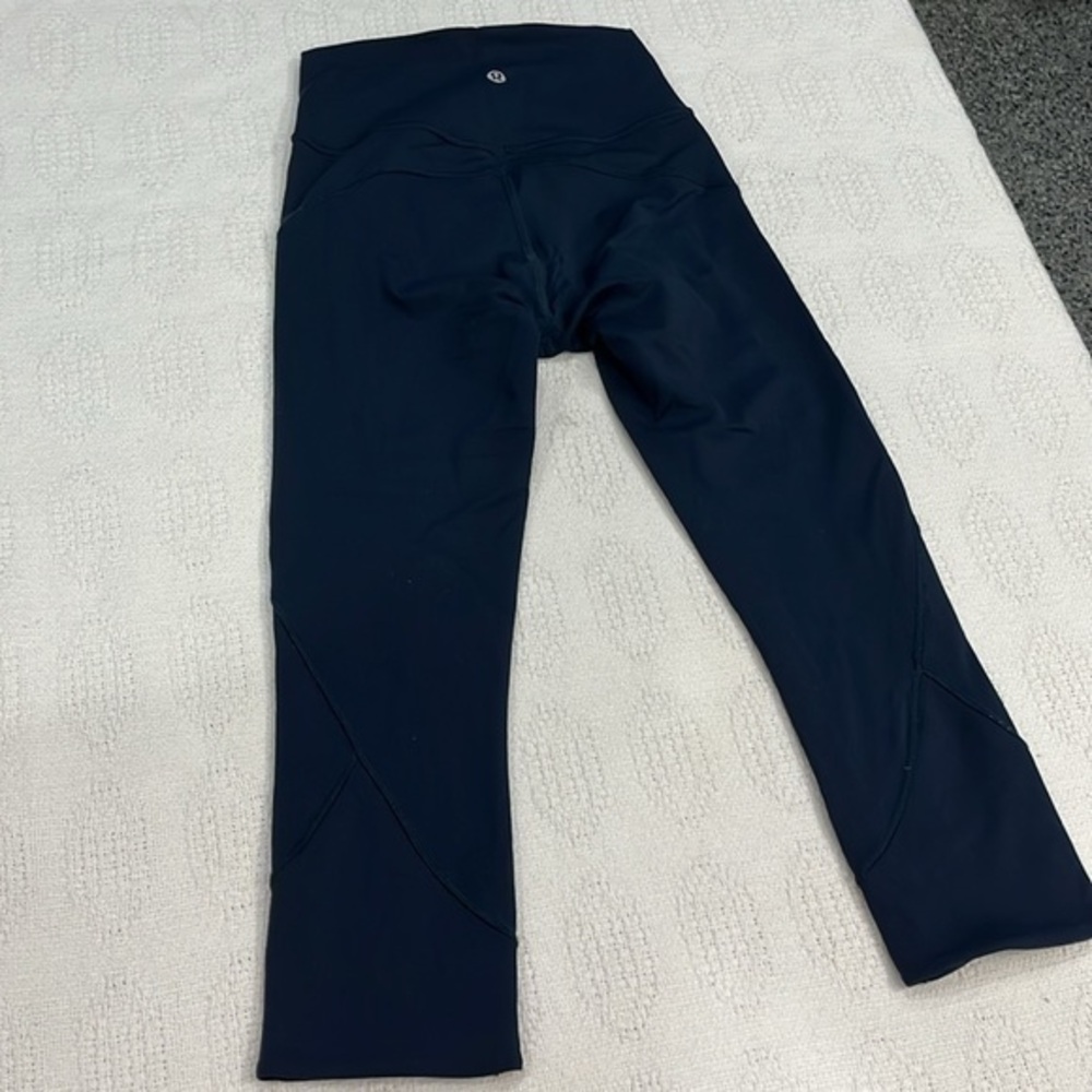 Lululemon blue capri leggings‎ size 2 stretch